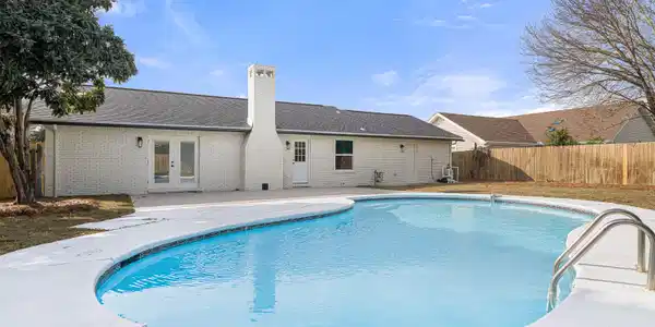 1002 Quail Hollow Drive