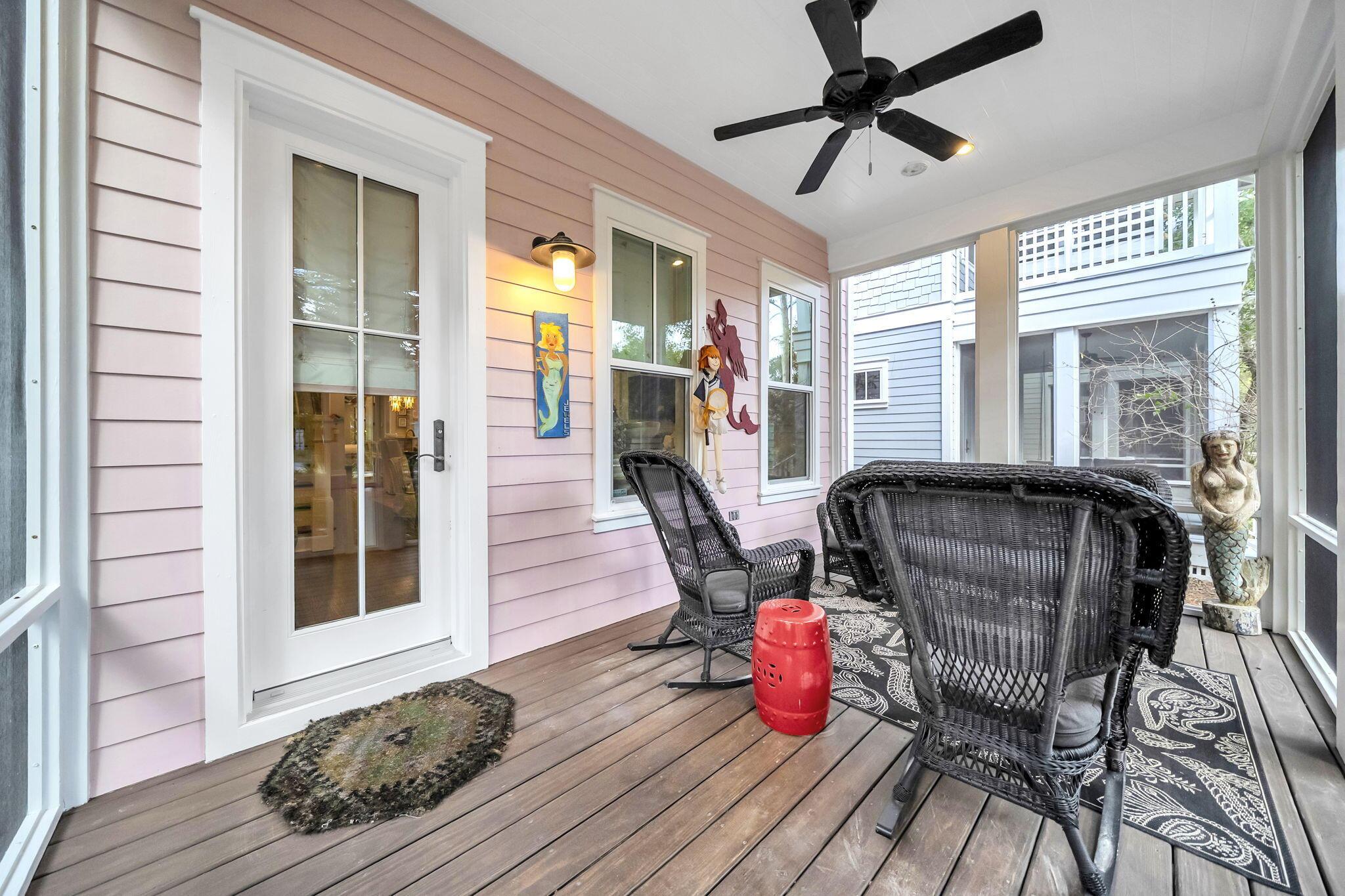 Image 4: Screened Porch