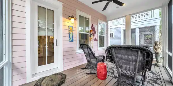 Image 4: Screened Porch