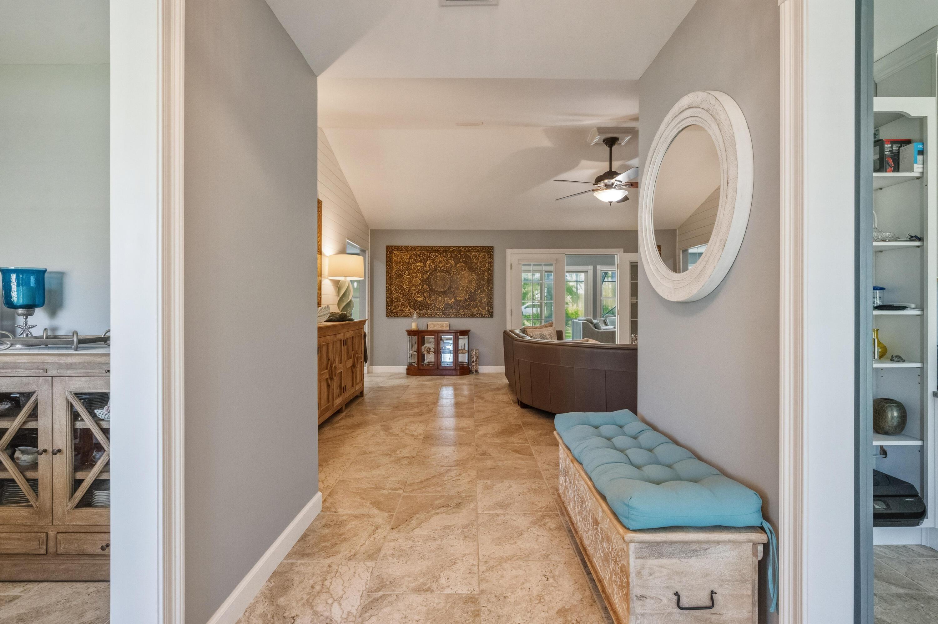 Image 4: 201YachtClub-10