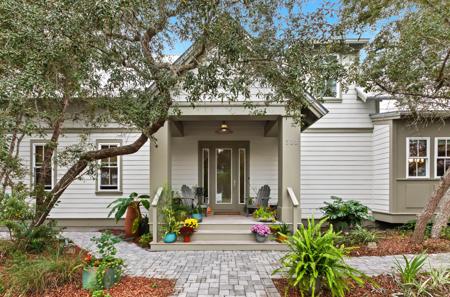 321 Seabreeze Boulevard