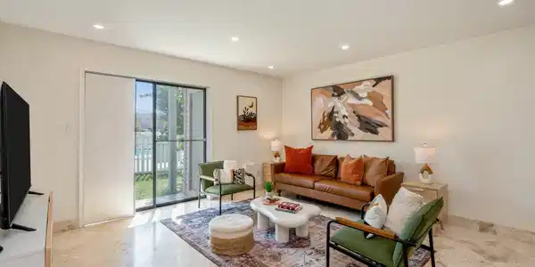 Image 2: 4-web-or-mls-330-bluefish-dr-105