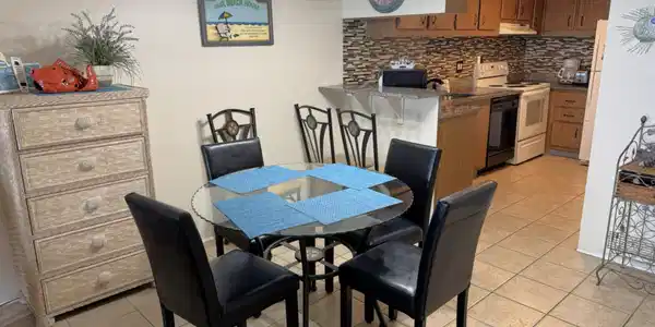 Image 4: Dining