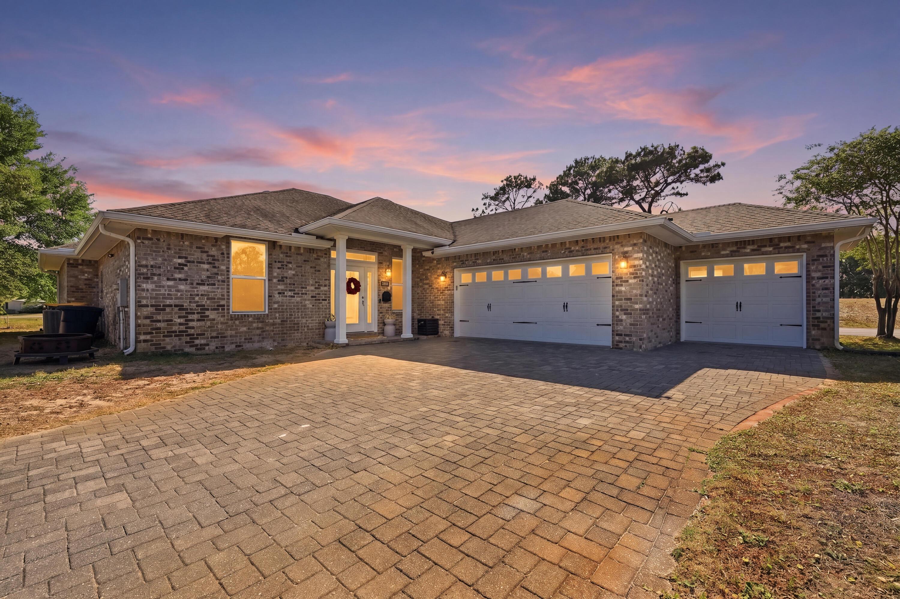 Image 1: 833 shalimar court vt-2-2