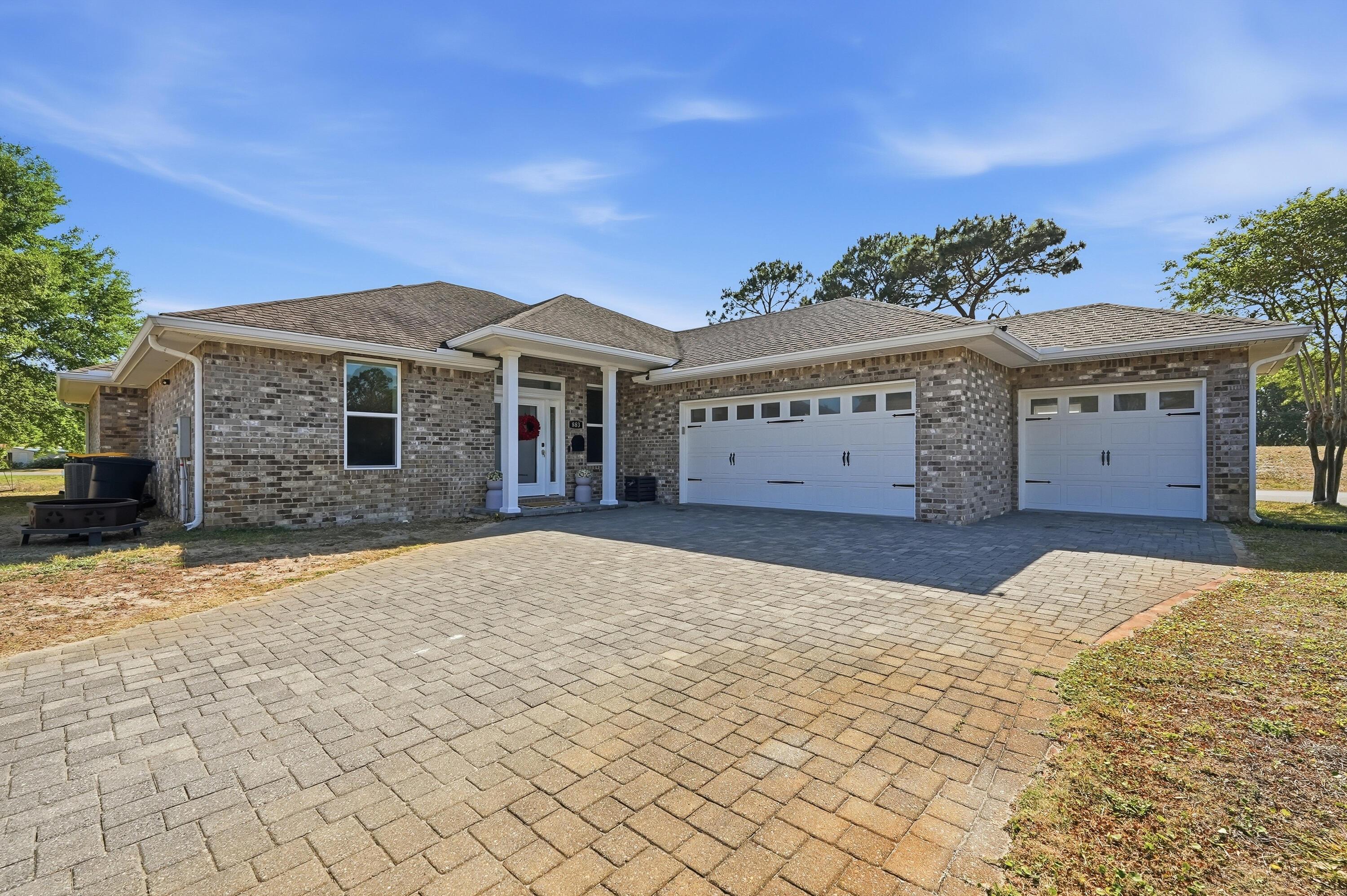 Image 2: 833 shalimar court-2