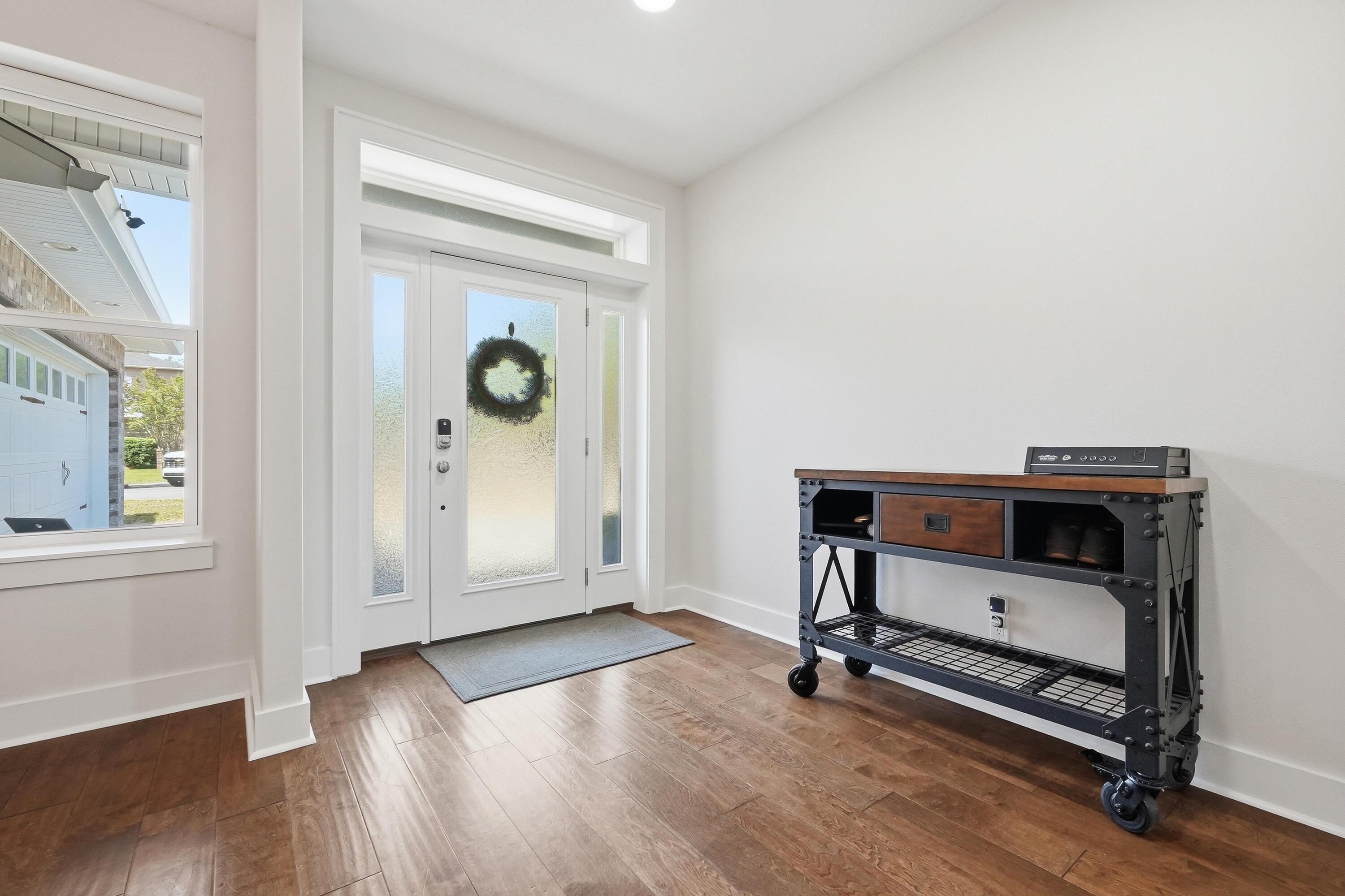 Image 4: 833 shalimar court-34