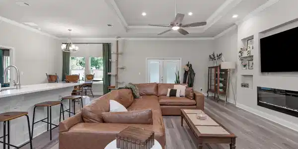 Image 3: Amazing location and price point