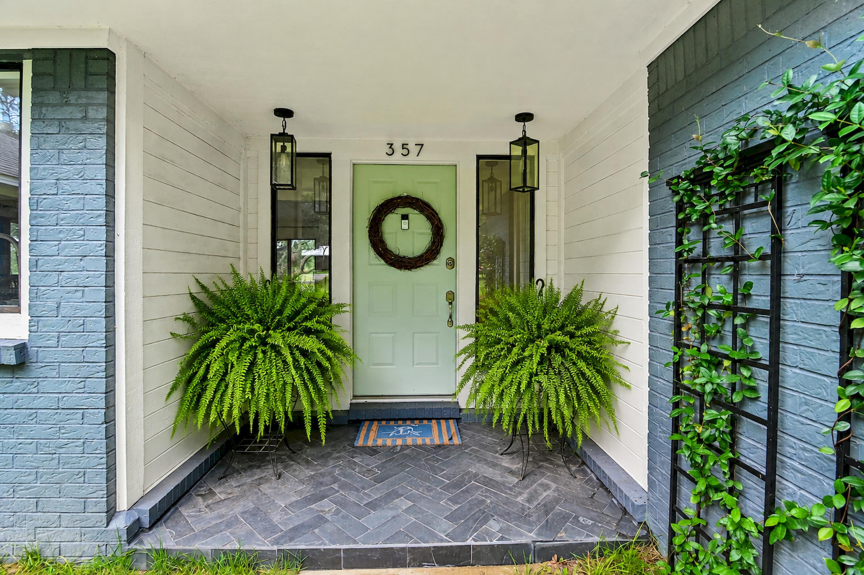 Image 4: Front Porch