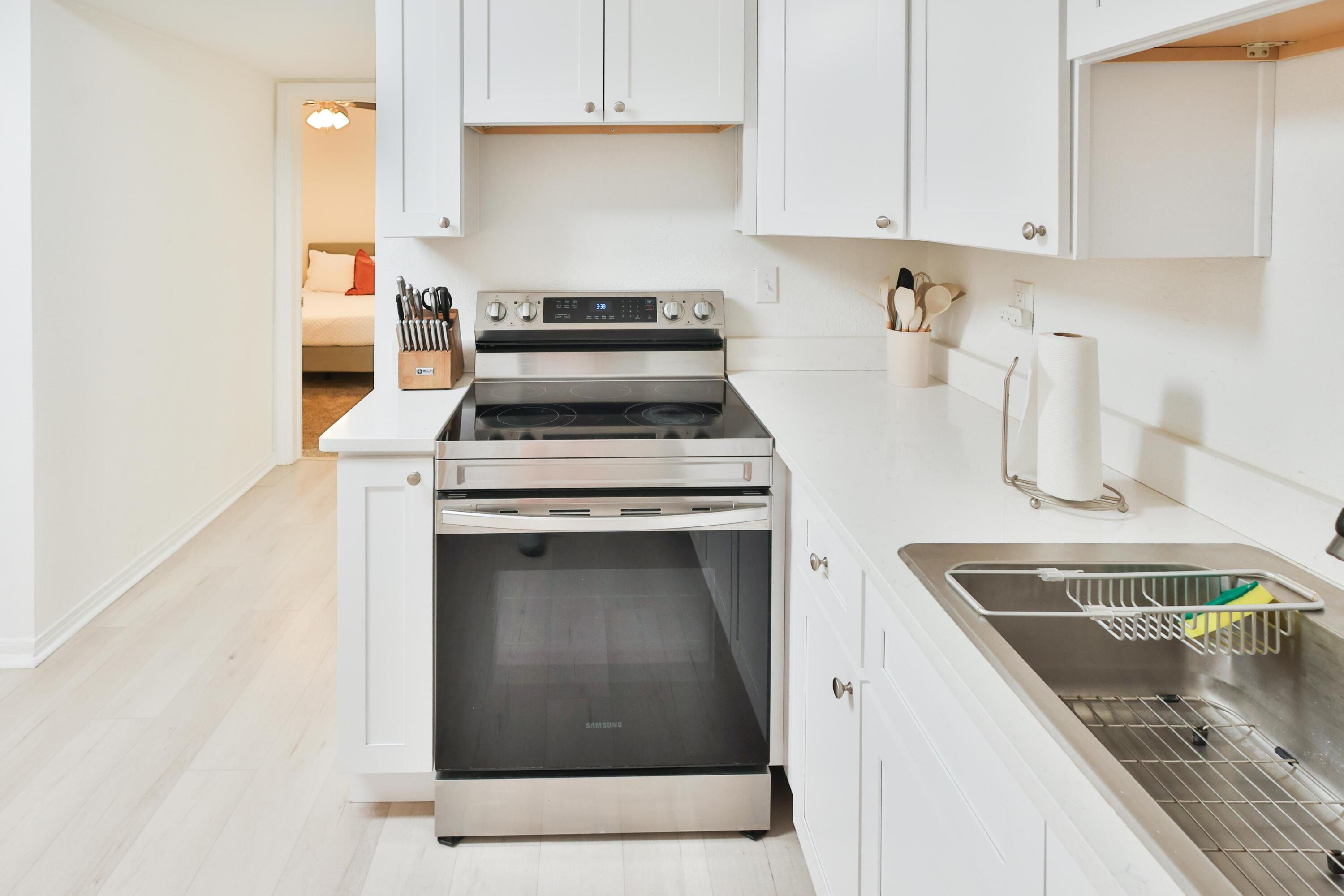 Image 2: Kitchen 1
