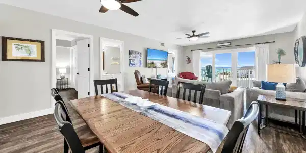 895 Santa Rosa Boulevard