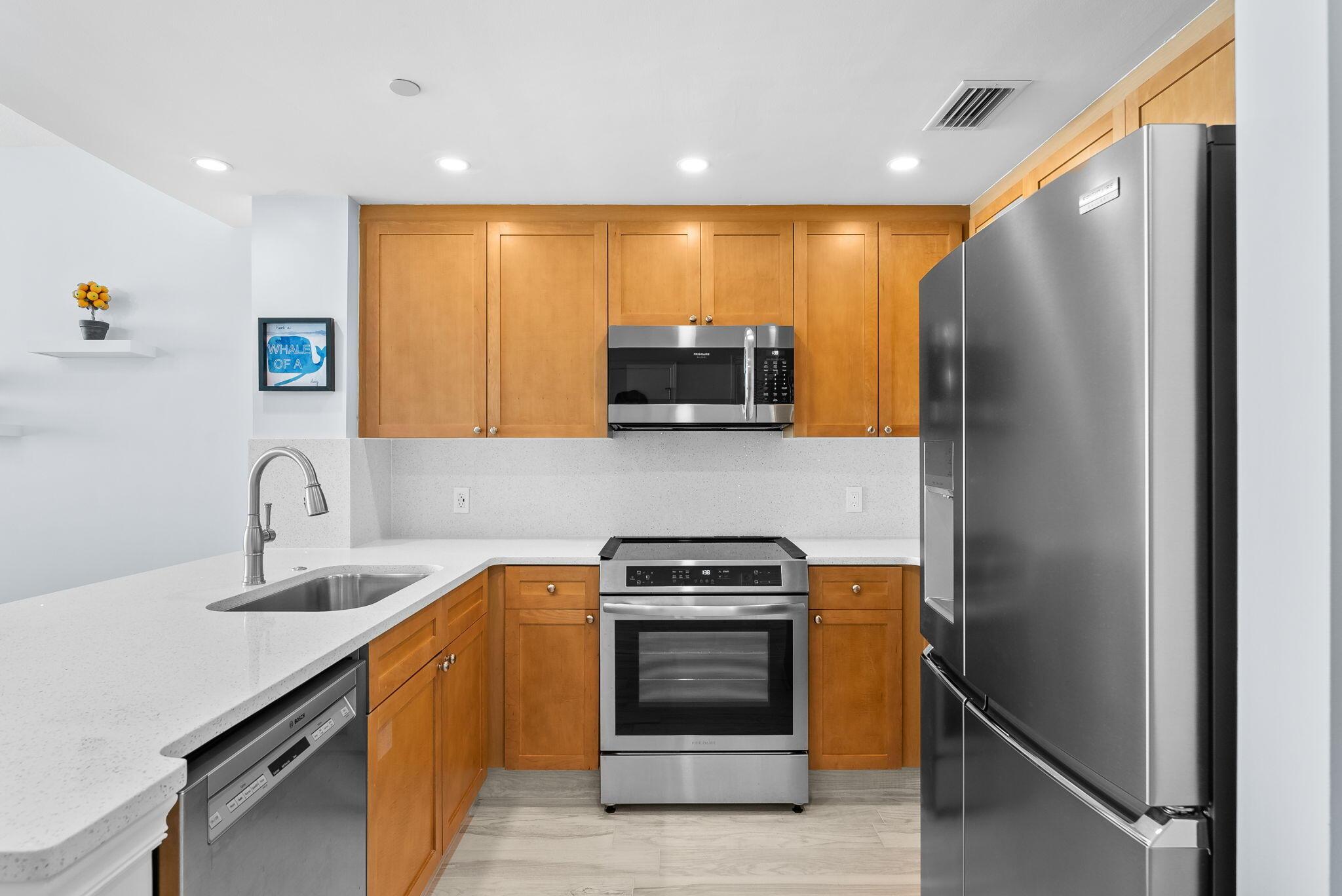 Image 4: 13-Stainless Kitchen Appliances