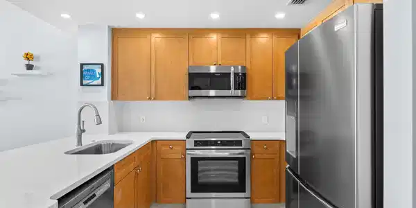 Image 4: 13-Stainless Kitchen Appliances