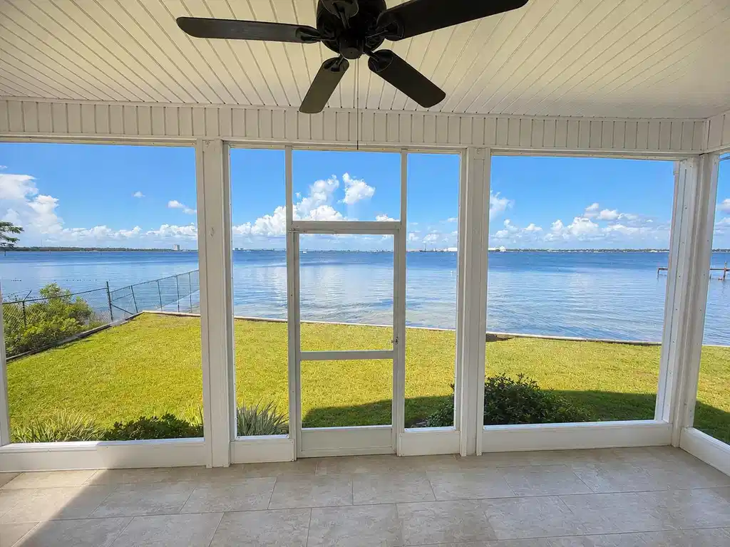 Image 1: screenedporch