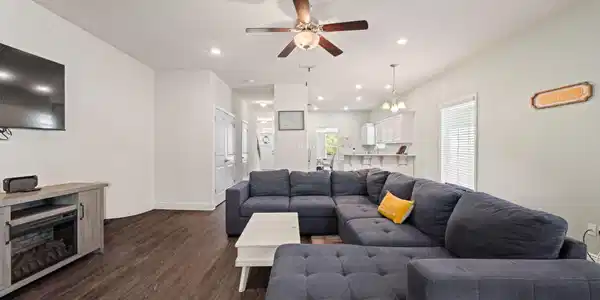 Image 4: Virtual Staging