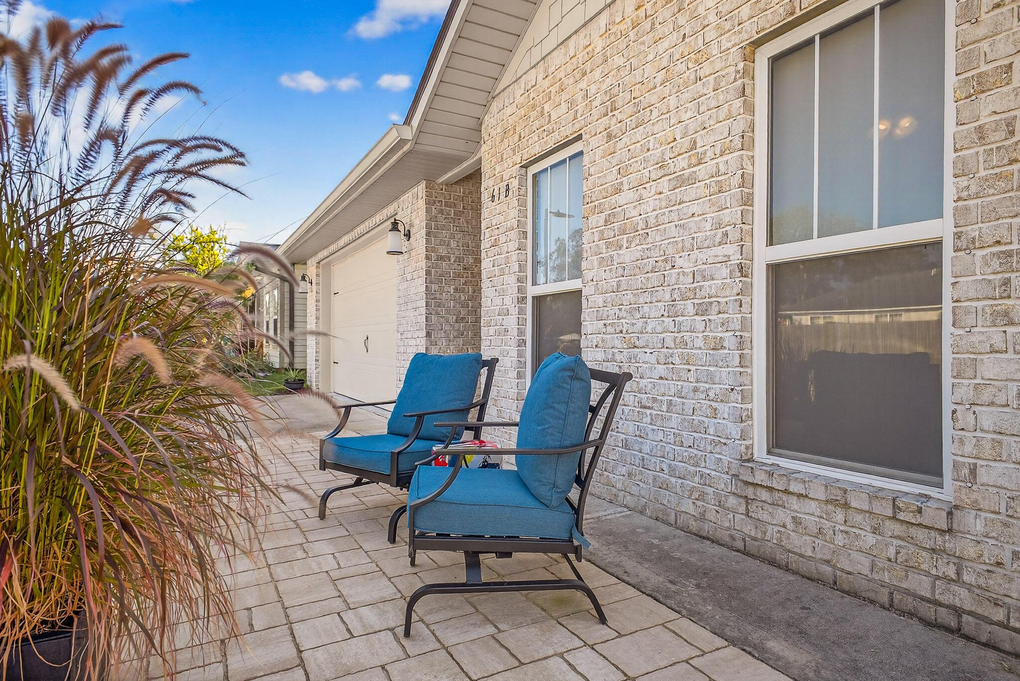 Image 2: 61B Sixth St-4