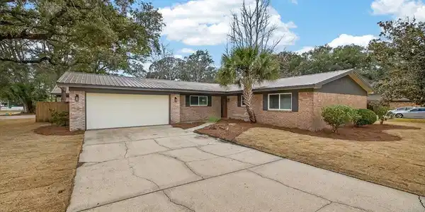 199 College Cove