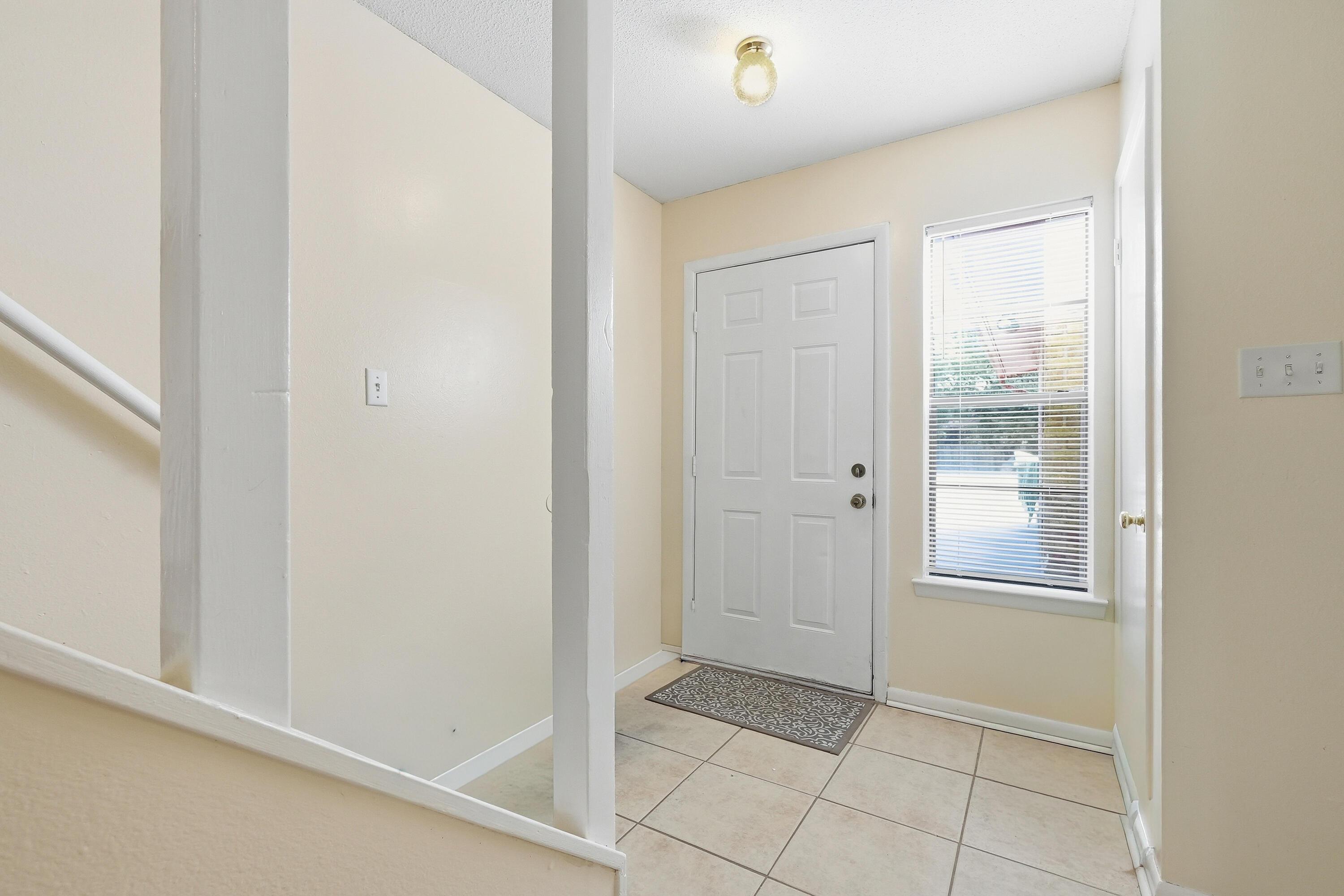 Image 2: 41 12th St Unit G68-FrontHall