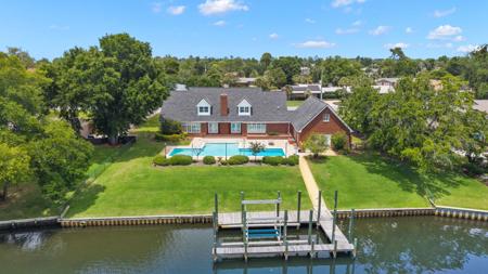 2806 Canal Drive