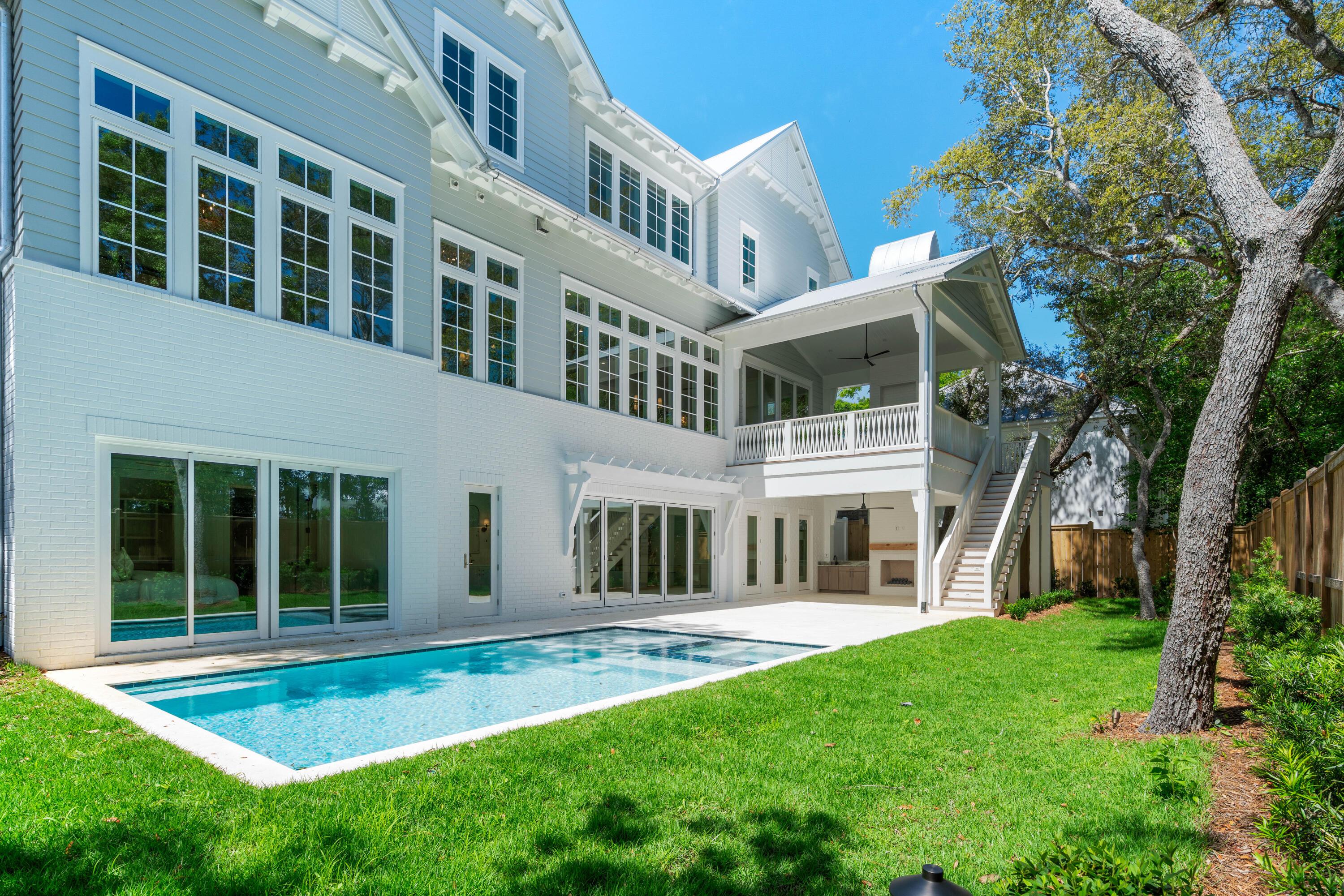 Image 3: Rear Elevation & Pool