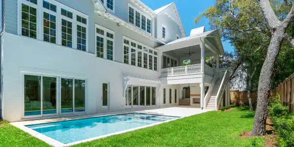 Image 3: Rear Elevation & Pool