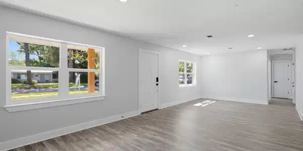 Image 4: 007-271 Gregory-MLS