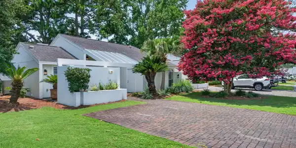 Image 4: 3-web-or-mls-A7404151