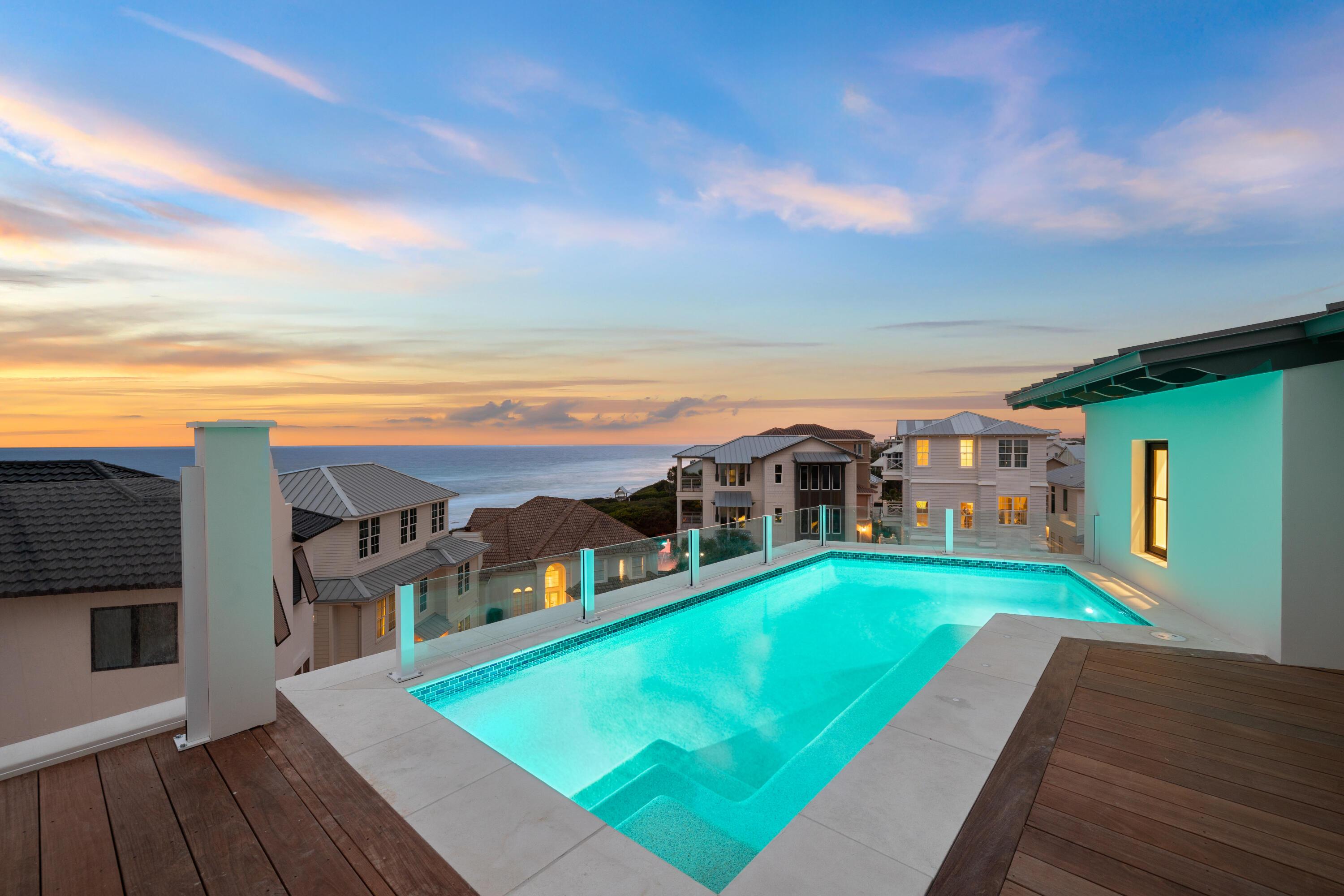 Image 1: Pool Twilight