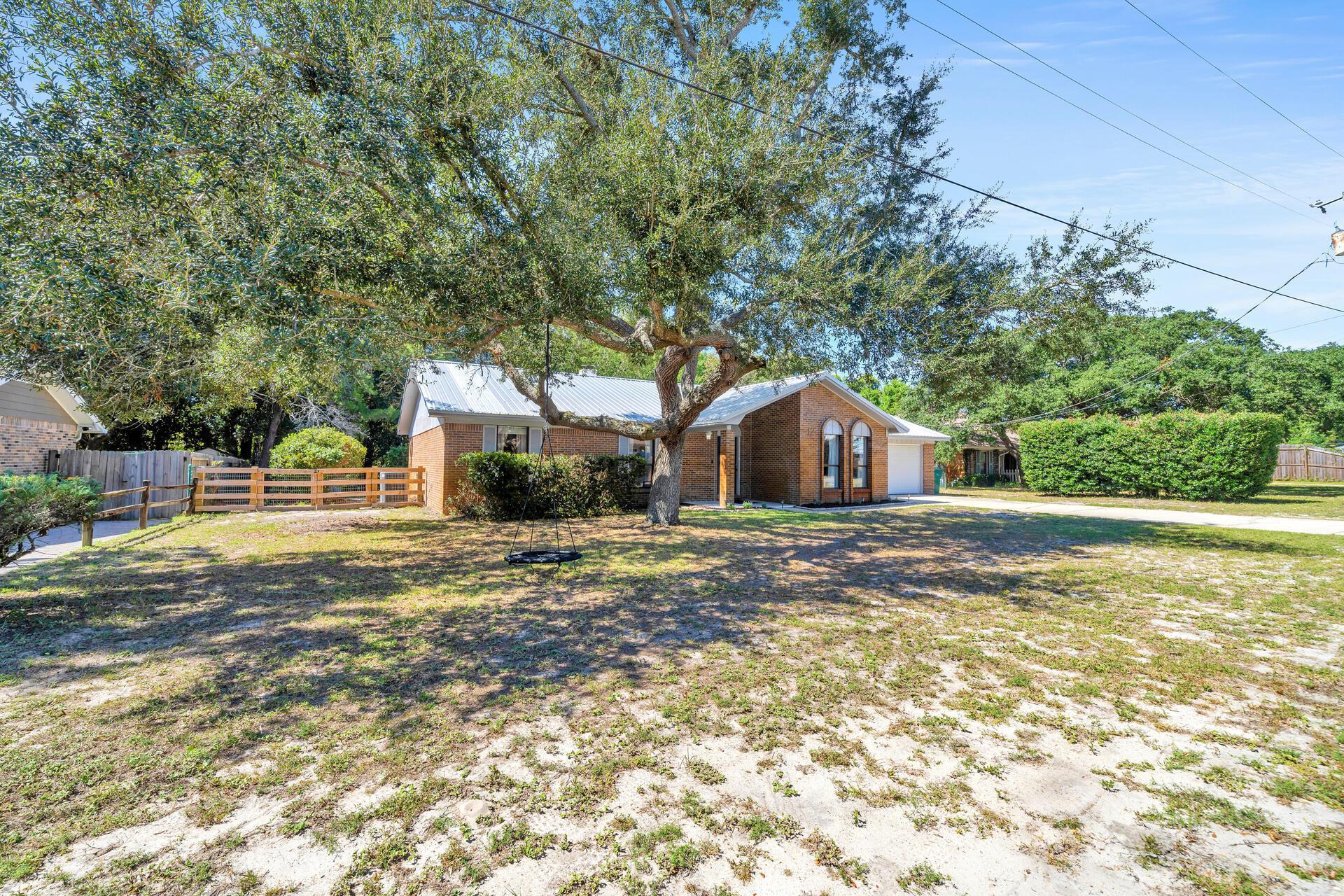 12 Mariners Lane, Mary Esther, FL lhrmls01837261