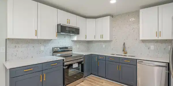 Image 4: 9-web-or-mls-51-6th-st