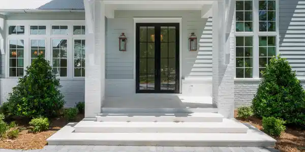 Image 4: Front Entry