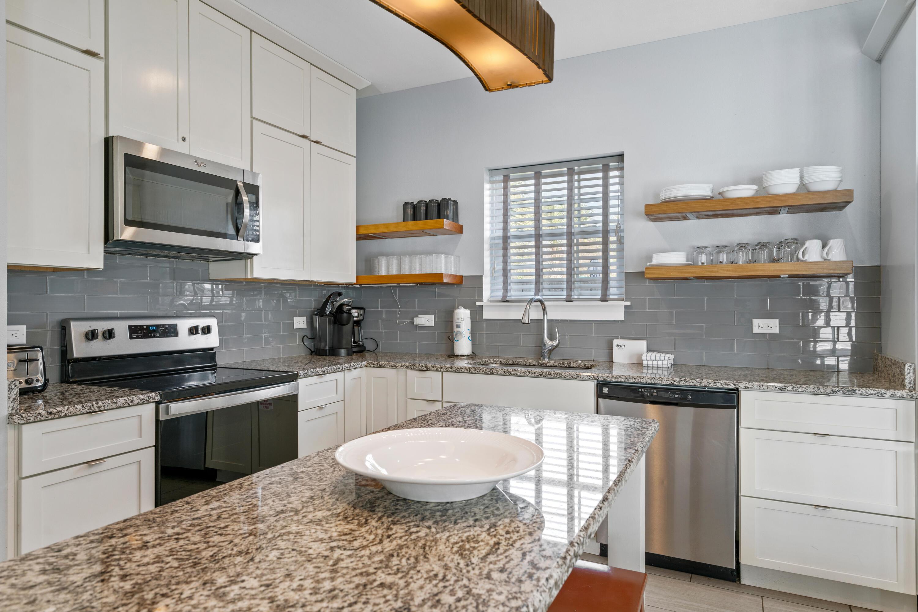 Image 4: 66 Pompano - Main House-12