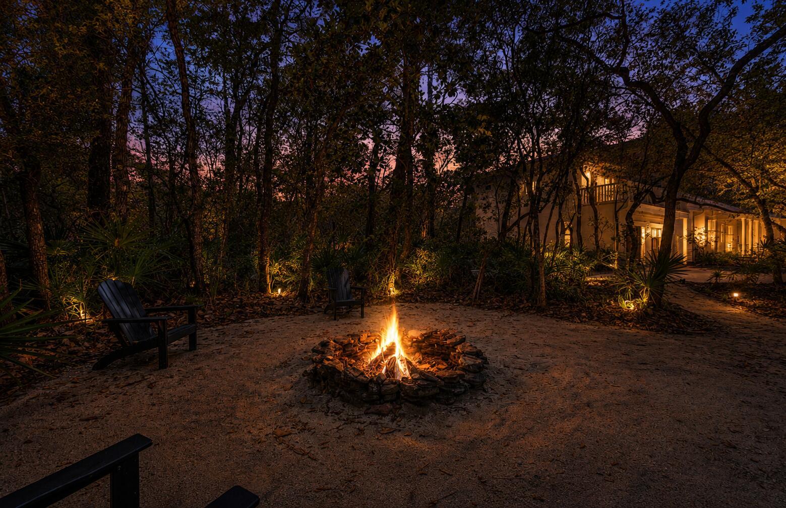 Image 3: Evenings around the fire pit