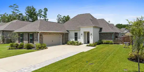 148 Flora Lane