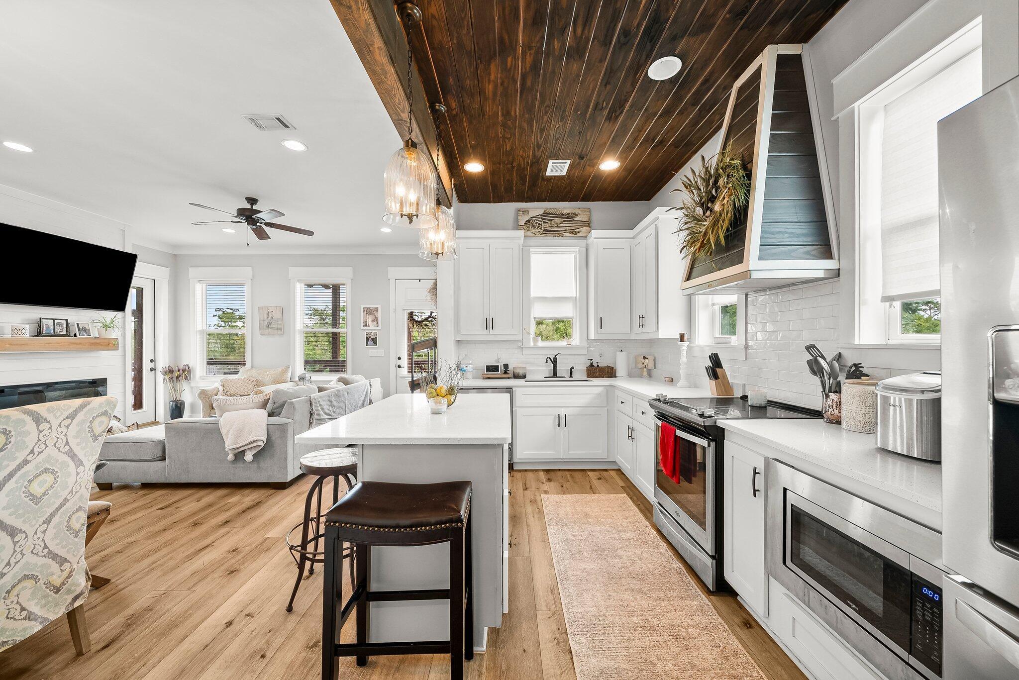 Image 4: 15-web-or-mls-71 Childers Ln-32
