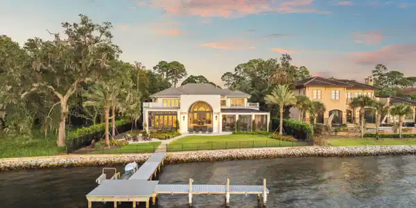 Image 3: Bayfront Living