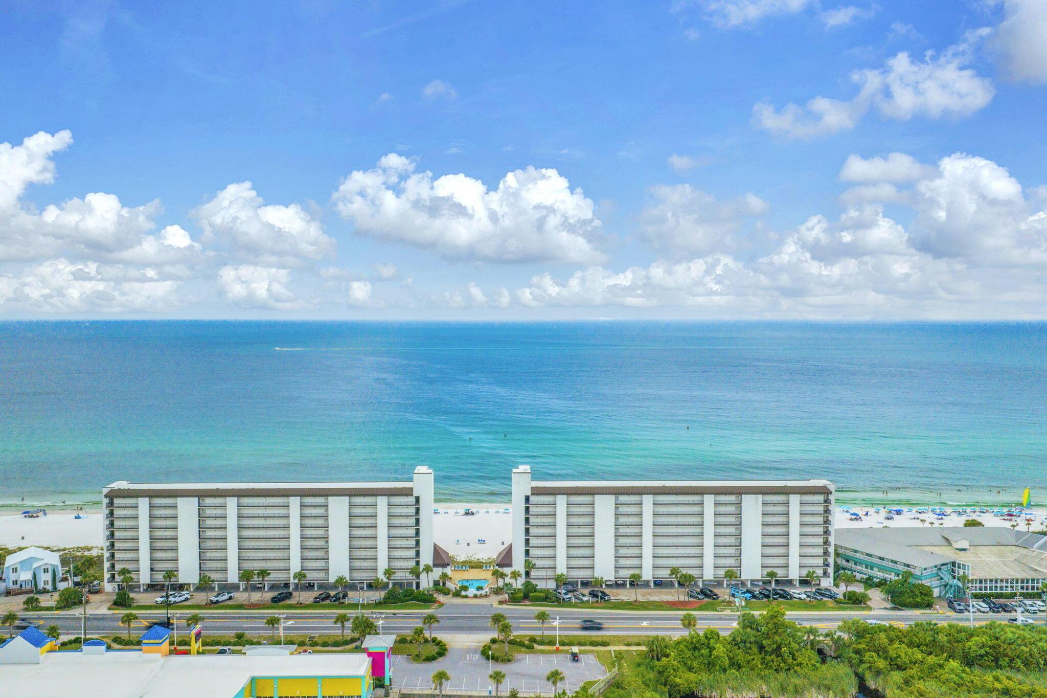 Image 3: Small 66 unit complex