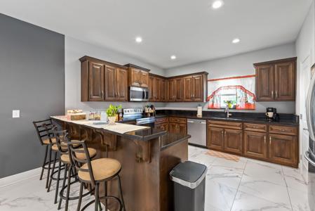 35 NW Baywood Court