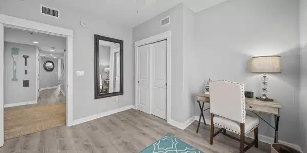 Image 4: Front Guest Bedroom 2