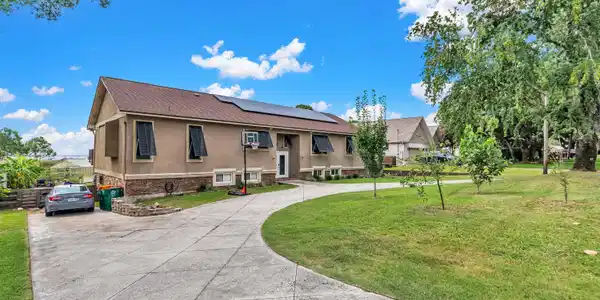 37 Country Club Road