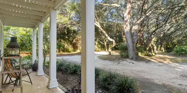Image 4: Image #4 Front Porch