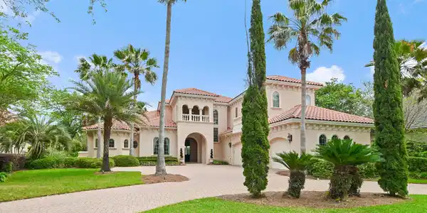6334 Augusta Cove