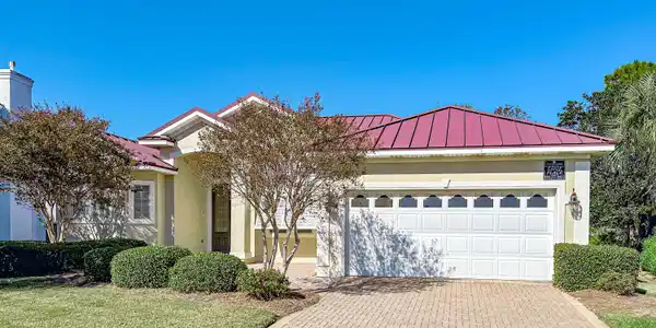 4729 Papaya Park