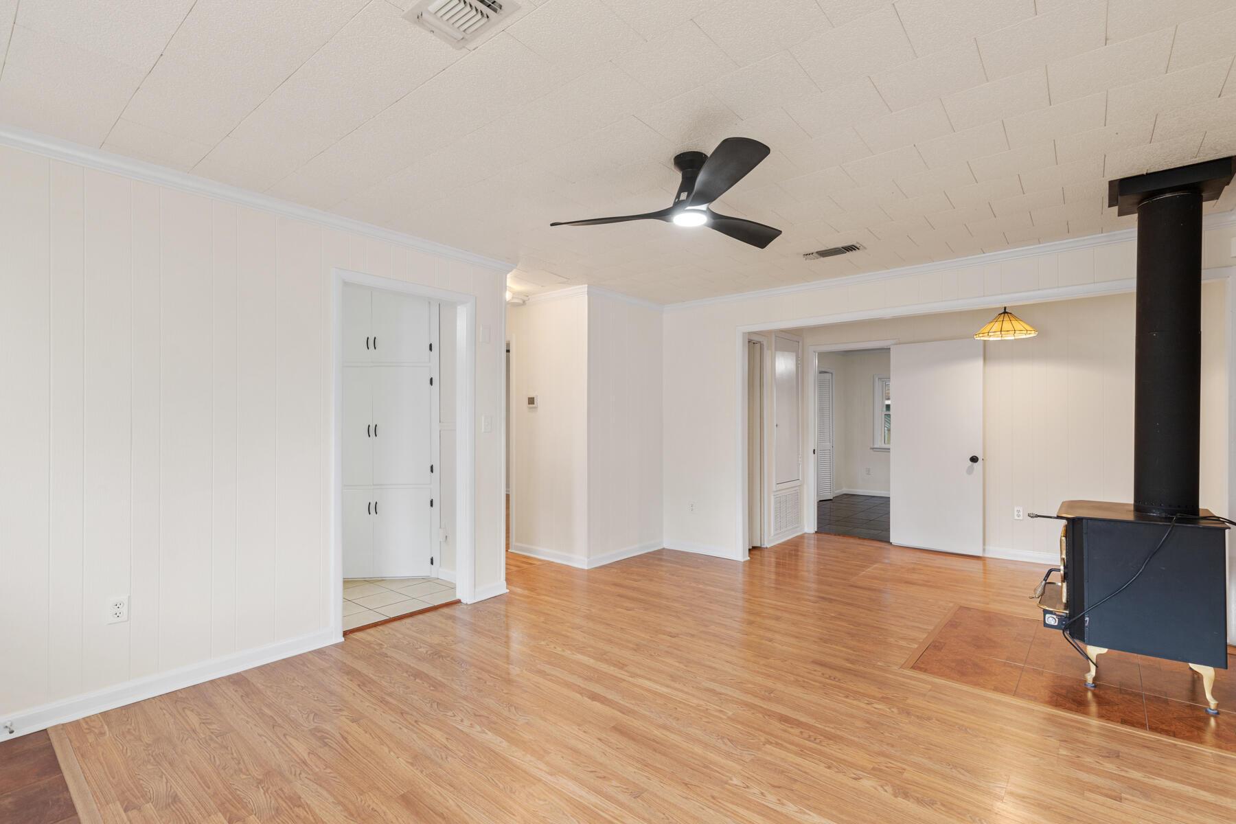 Image 4: 009-127 Holmes-MLS