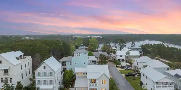 15 Grande Pointe Drive