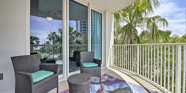 Image 3: Balcony