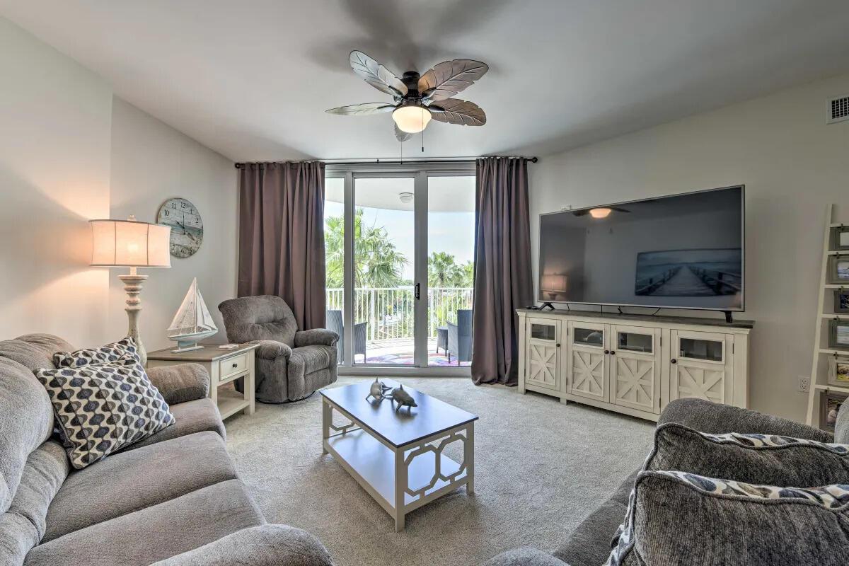 Image 4: Living Room 4