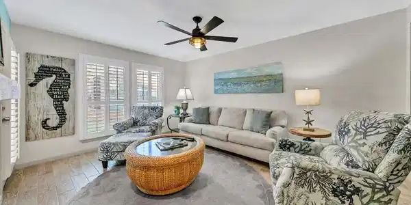 17 Forest Hills Lane
