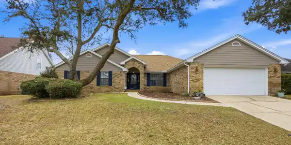 2810 Lee Trevino Court