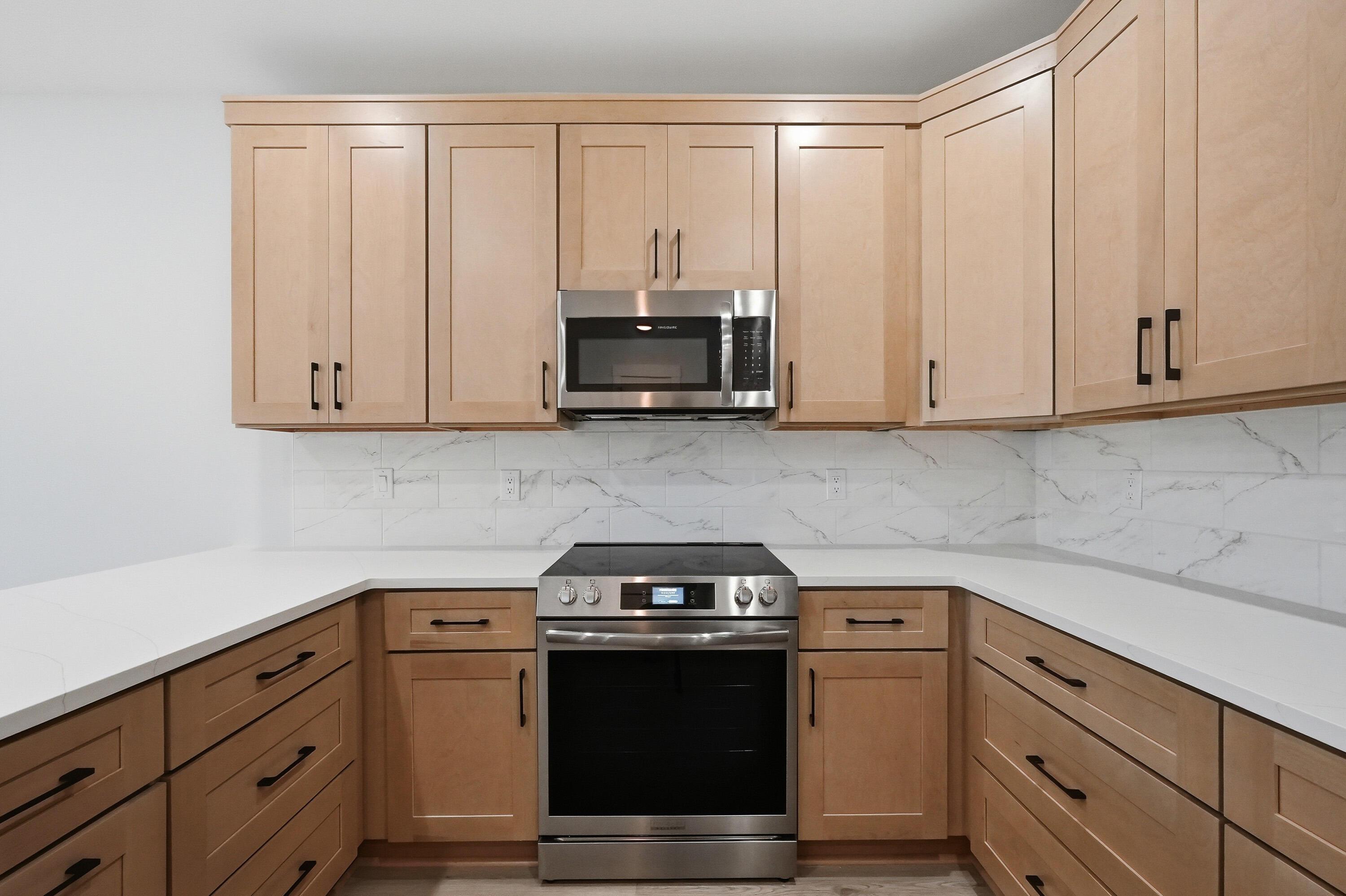 Image 2: 704 ferguson dr unit 8-10