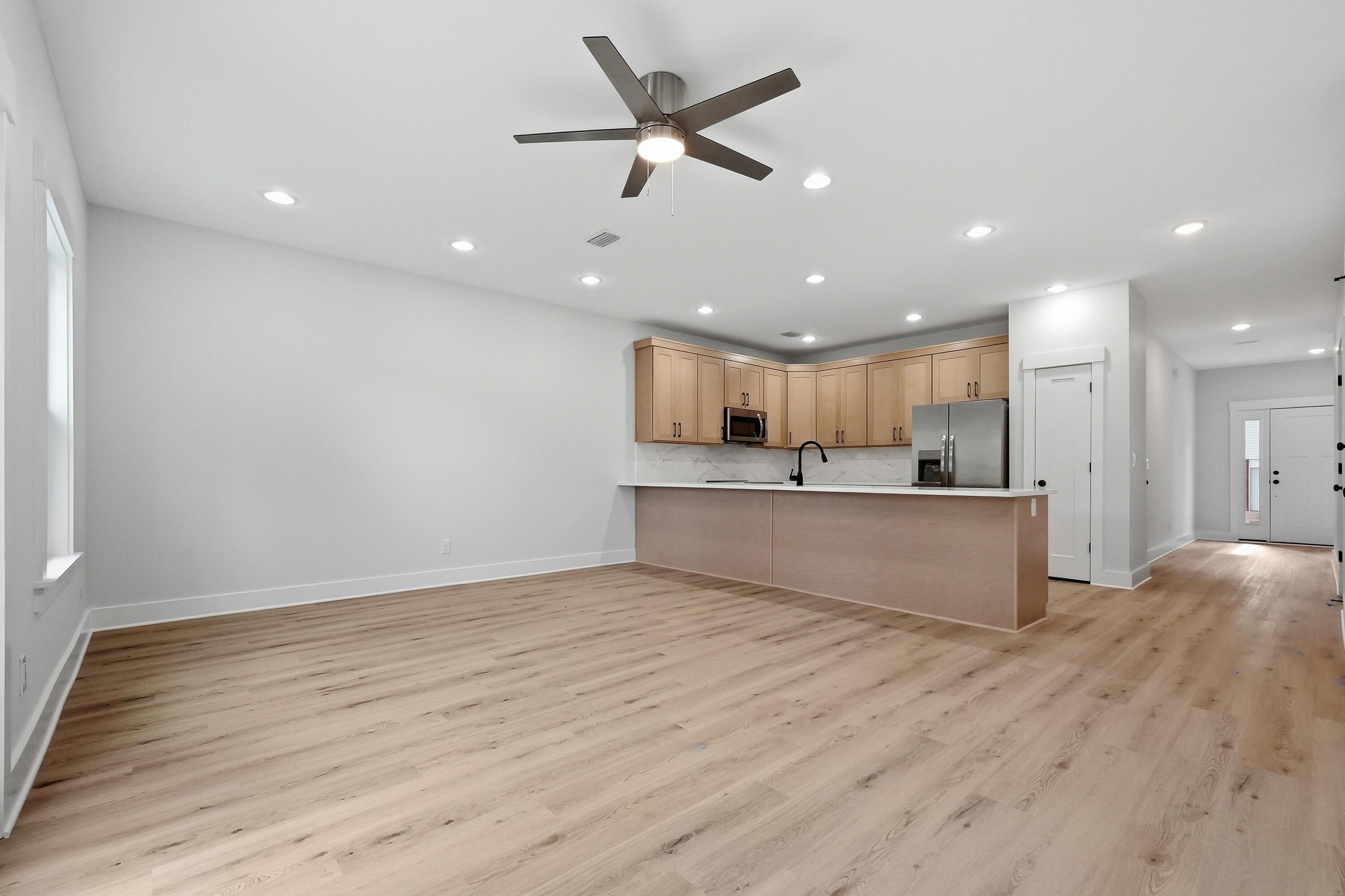 Image 4: 704 ferguson dr unit 8-18